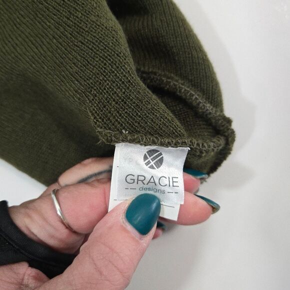 Warm Wisconsin boutique green winter hat - Picture 10 of 11